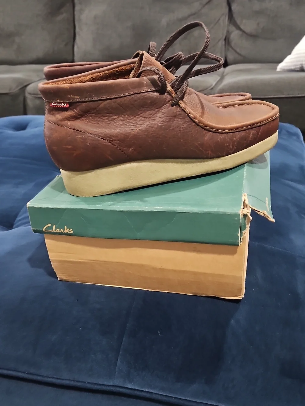 Clarks Men’s Brown Leather Chukka Wallabee with Crepe Sole